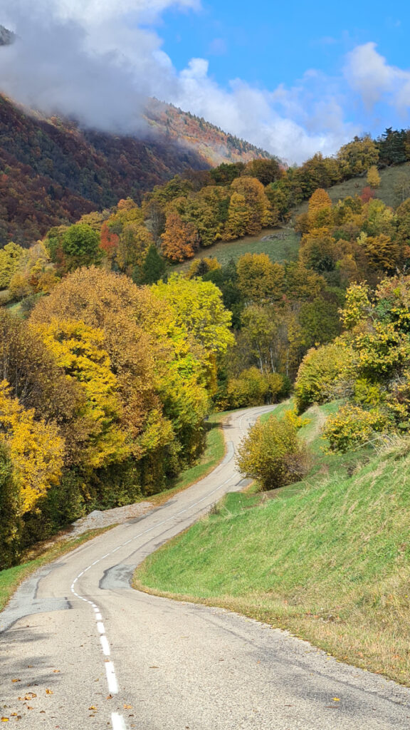 photo de route automne paysage chartreuse